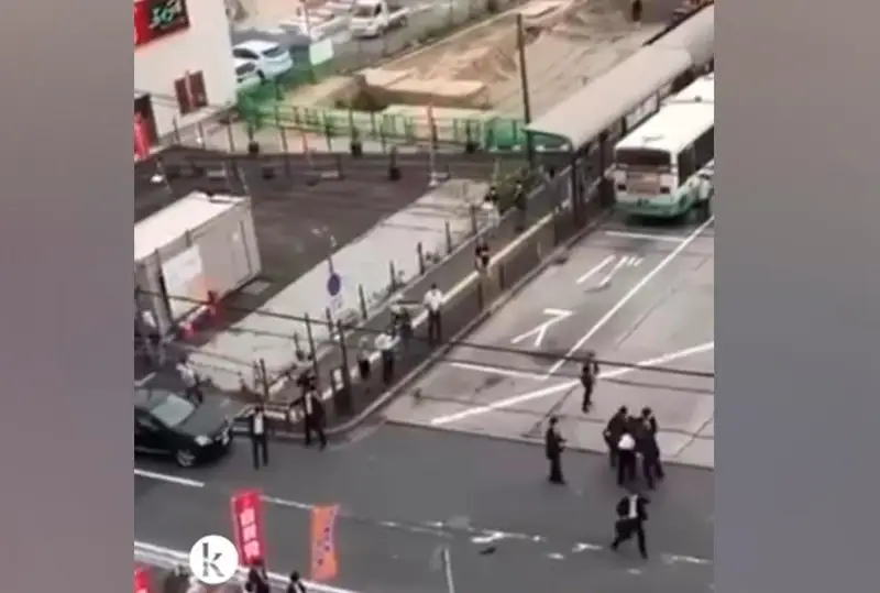 Japonııanyń burynǵy premer-mınıstri Sındzo Abege qastandyq jasaldy