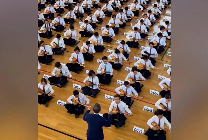 نۇر- سۇلتاندا دومبىرامەن كۇي ويناعان مىڭ وقۋشى گيننەستىڭ رەكوردتار كىتابىنا ەنۋى مۇمكىن - ۆيدەو