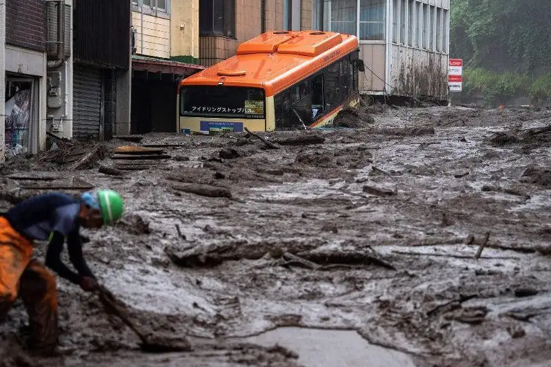 Японияда кучли ёмғир ёғмоқда: Минглаб одамлар эвакуация қилинади