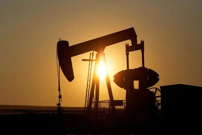 ОПЕК+ йиғилиши арафасида нефть нархи 2 фоизга ошди