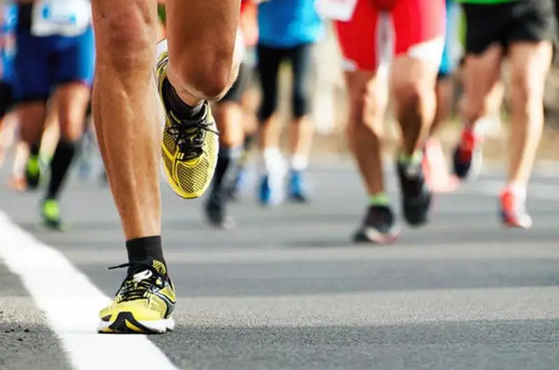 استانادا جەڭىل اتلەتيكالىق ەستافەتا كەزىندە كوشەلەر جابىلادى