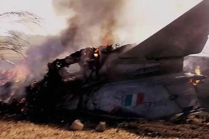 Ҳиндистонда МиГ-21 қирувчи самолёти қулаб тушди