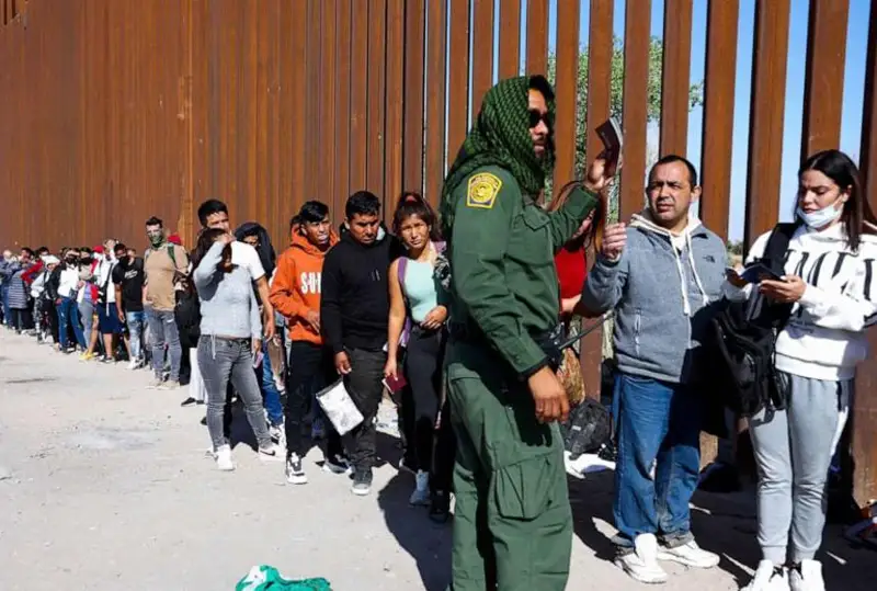 США столкнулись с большим числом нелегальных мигрантов