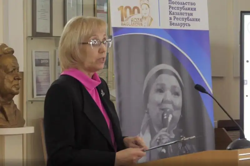 بەلارۋس وتباسى روزا باعلانوۆانىڭ اندەرى جازىلعان كونە ديسكىنى ساقتاپ كەلگەن - فوتو