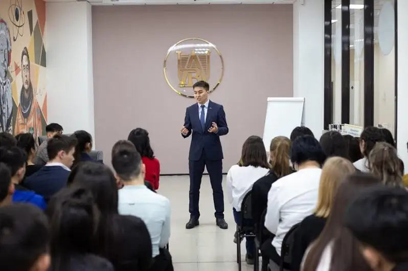 سەمەي جاستارى اباي وبلىسىنىڭ قۇرىلۋىنا قاتىستى ويلارىن ورتاعا سالدى