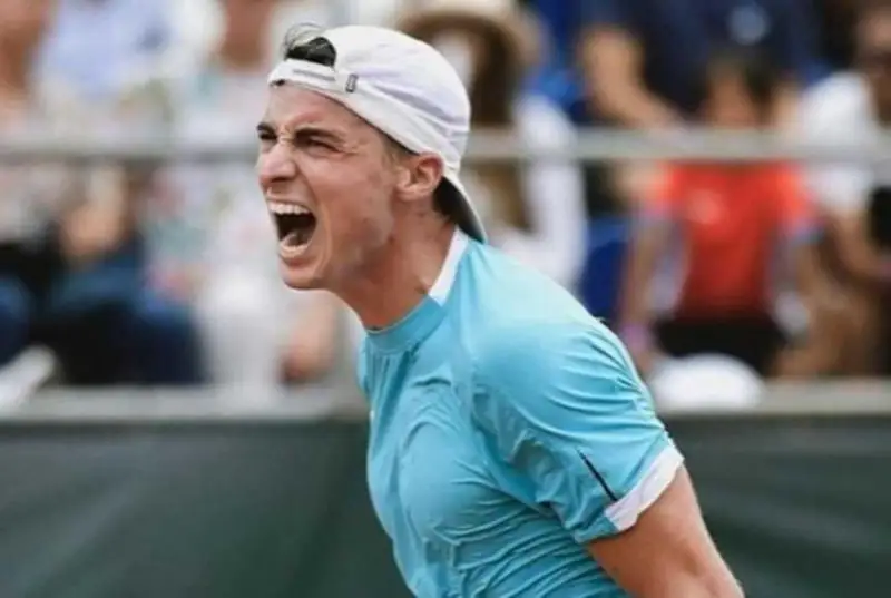 Қозоғистонлик теннисчи Испаниядаги турнирнинг иккинчи босқичига йўл олди