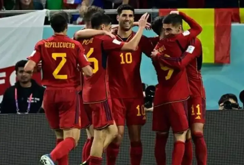 Испания тўпга эгалик қилиш бўйича жаҳон чемпионатларининг рекордини ўрнатди