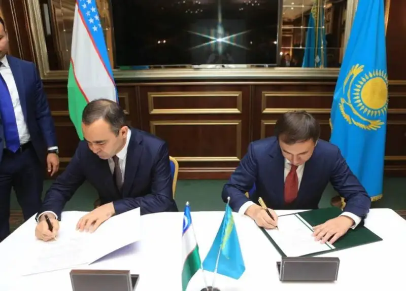 Чимкент шаҳрида Ўзбекистон Давлат божхона қўмитаси делегацияси билан икки томонлама учрашув бўлиб ўтди