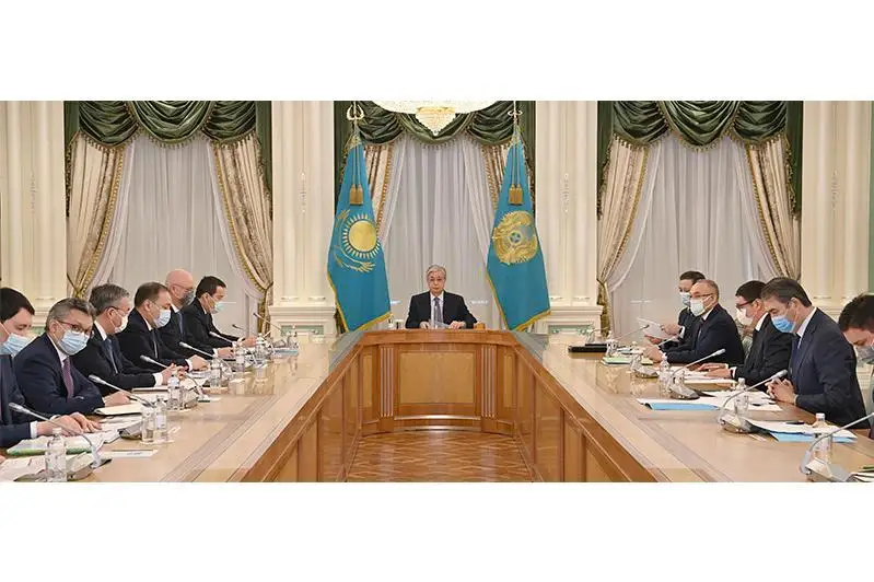 Президент молиявий-иқтисодий масалаларга бағишланган йиғилиш ўтказди