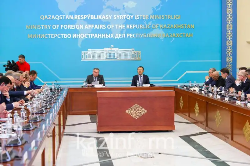 Referendýmdaǵy halyqaralyq baıqaýshylardy tirkeý 30 mamyrǵa deıin jalǵasady