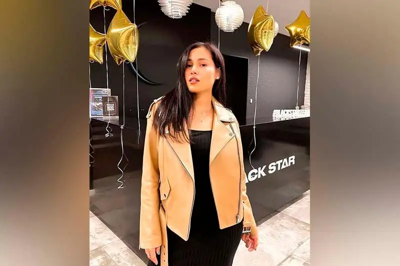 Боялись, что нас просто взорвут - певица Nazима была в самолете во время захвата аэропорта Алматы