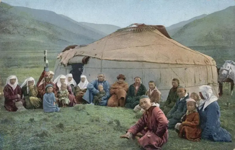 م. ماعاۋين. كوشپەندىلەر بولمىسى. الەۋمەت. دالا جۇرتىنىڭ مىنەز-قۇلقى