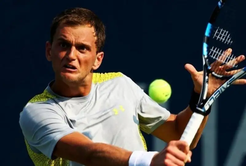 Александр Недовесов вышел в полуфинал теннисного турнира в Швеции