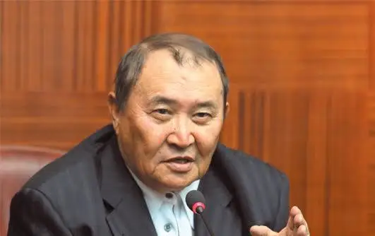 اكىم تارازي: قازاق ءالى قۇلدىق كەيىپتە وتىر