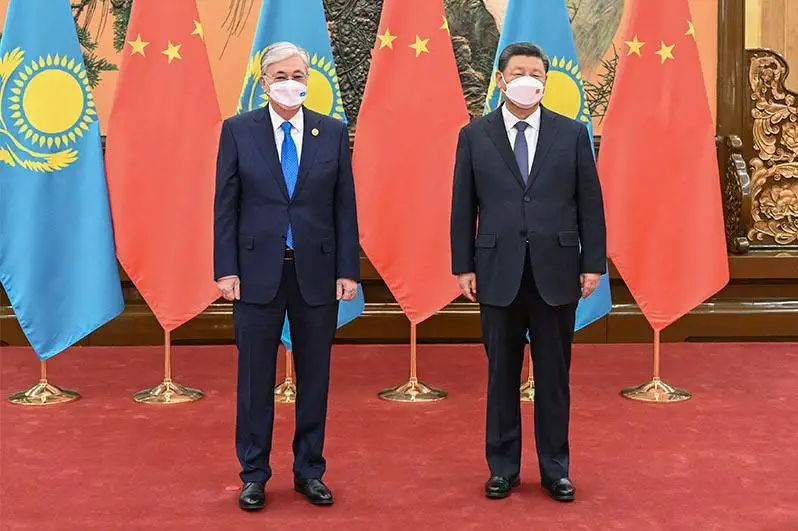 Қозоғистон Президенти ХХР Раиси билан музокара ўтказди