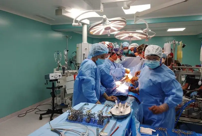 الماتىدا قايتىس بولعان ايەل 4 ادامعا دونور بولدى