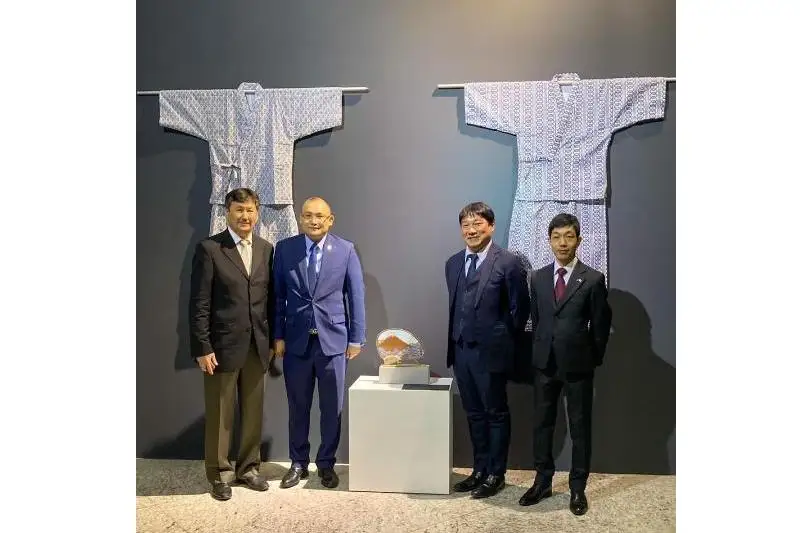 主题为《通往精神高峰之路：日本艺术》展览在阿斯塔纳举行