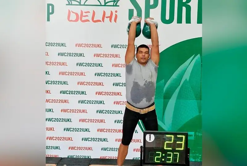 Атираулик ўқитувчи оғир атлетика бўйича жаҳон чемпиони бўлди