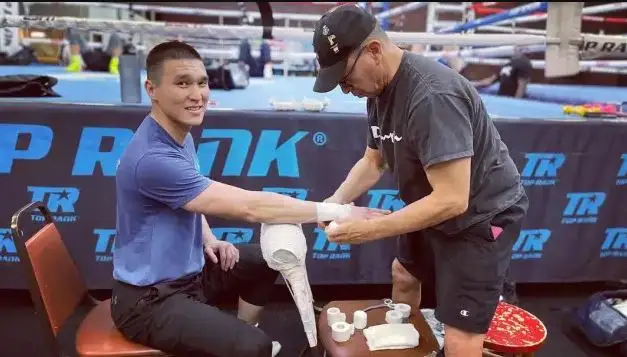 قازاقستاندىق ازيا چەمپيونىنىڭ كاسىپقويداعى قارسىلاسى بەلگىلى بولدى