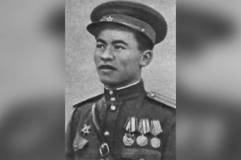 Бугун – қозоқ ўғлони II Жаҳон урушида Рейхстаг устига Ғалаба туғини ўрнатган кун