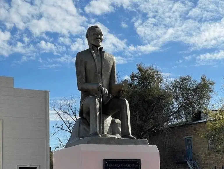 جاڭاارقادا جازۋشى اقسەلەۋ سەيدىمبەككە ەسكەرتكىش قويىلدى