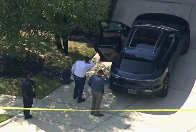 Бола машинада иссиқдан вафот этганидан кейин ота ўз жонига қасд қилди