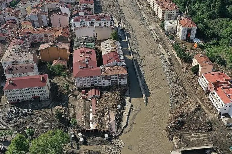 Туркиядаги сув тошқинлари қурбонлари сони 64 кишига етди