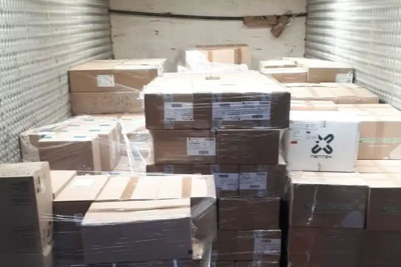治疗新冠肺炎和肺炎的一批药品运抵首都