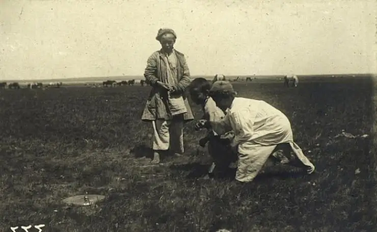 يتەمگەن، كۇشىك، تۇياق. قازاق بالاعا نەگە جاعىمسىز ەسىم قويعان؟