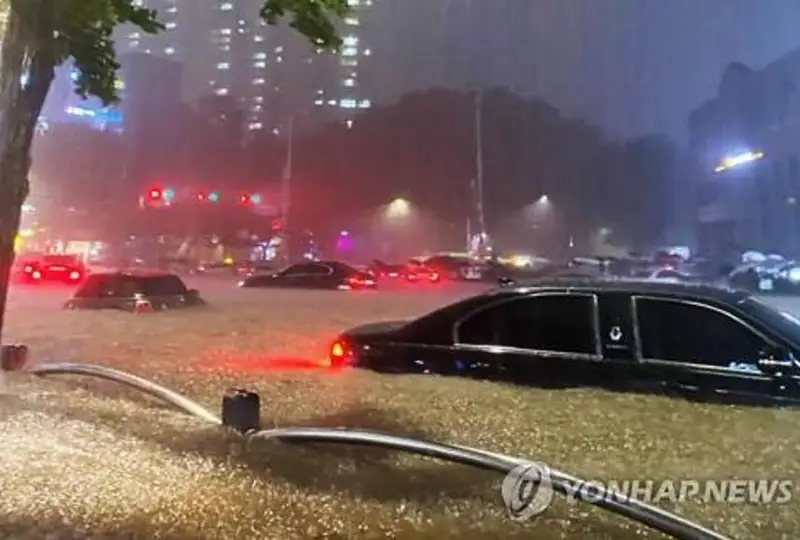 Сильнейшие за 80 лет осадки в Южной Корее привели к жертвам