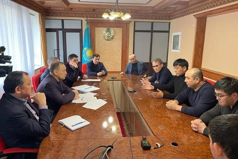 Члены правительственной комиссии провели переговоры с инициативной группой активистов Жанаозена