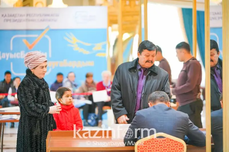 Qyrǵyz baıqaýshylary prezıdent saılaýyna joǵary baǵa berdi