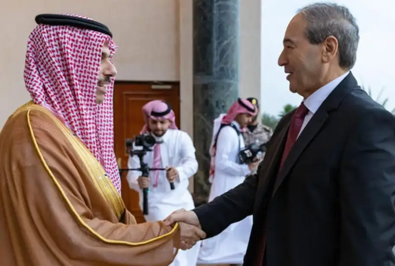 Ар-Риёд ва Дамашқ суриялик қочқинларнинг қайтиши учун шароит яратади