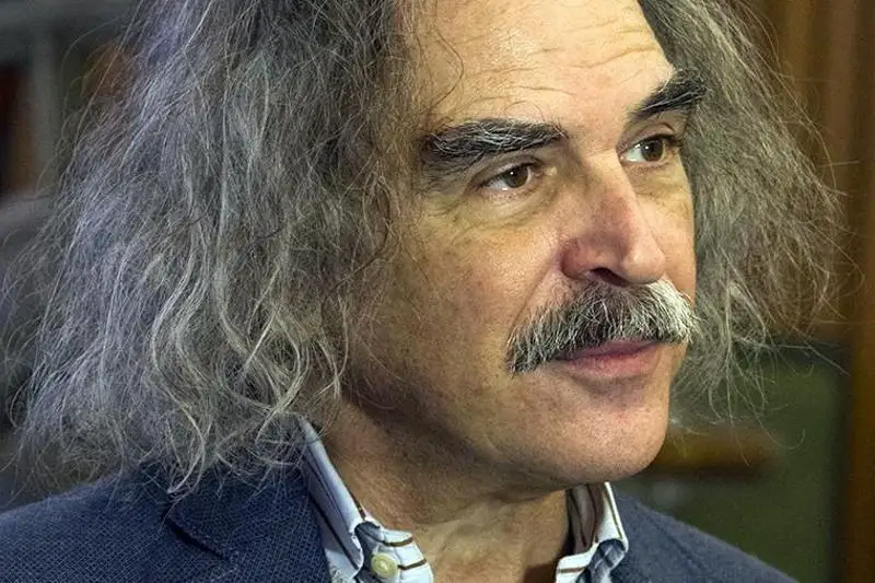 Испанияда ниқоб тақишни рад этган режиссёр нуфузли фестивалдан четлаштирилди