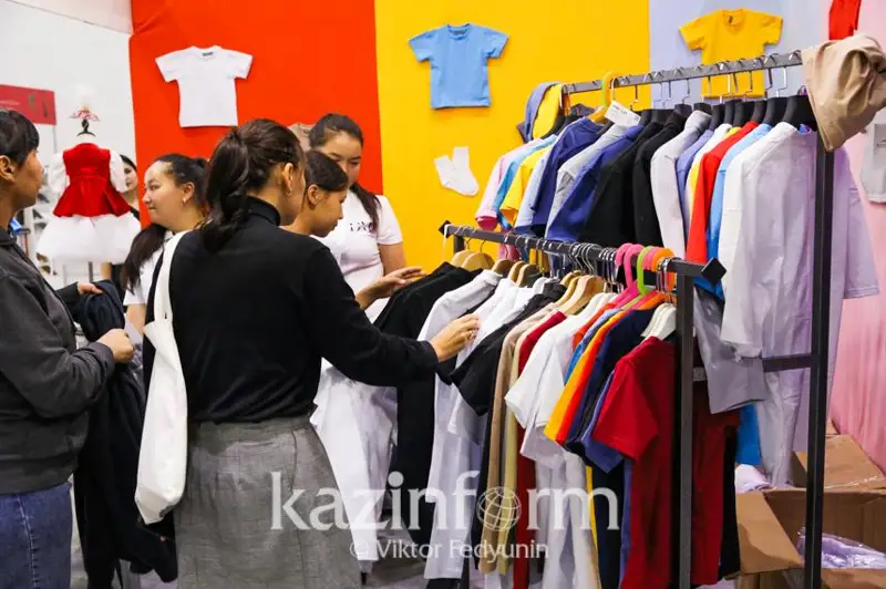 ەلىمىزدە كيىم-كەشەك باعاسى ءبىر جىلدا قانشا پايىزعا قىمباتتادى