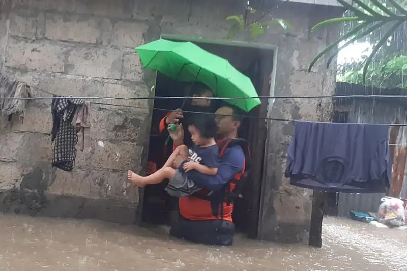 Филиппиндаги сув тошқинларидан 46 минг киши эвакуация қилинди