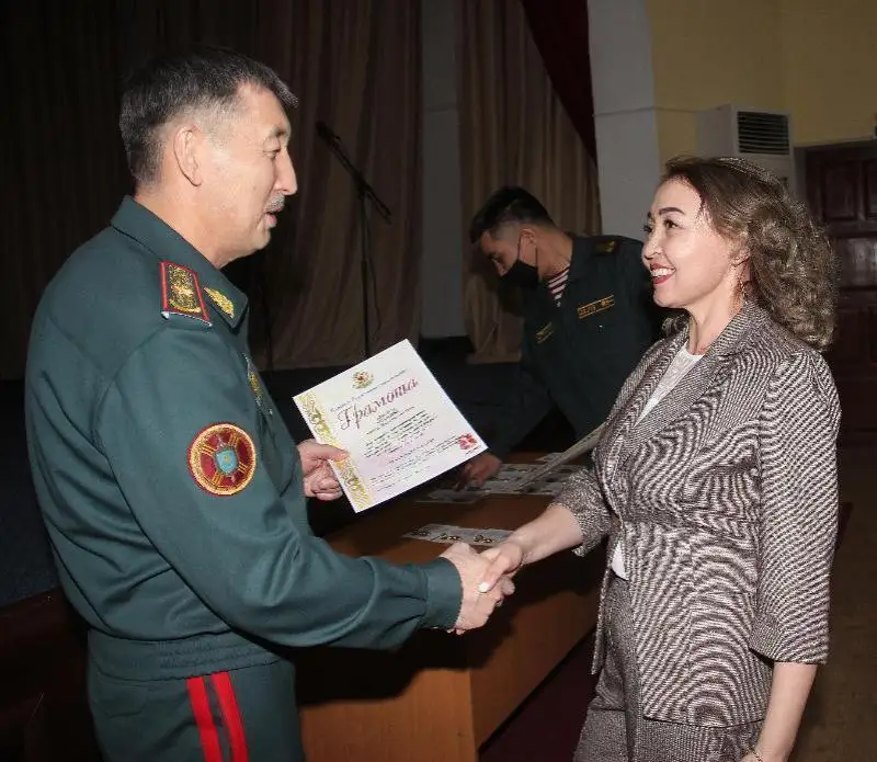 ҚР Миллий гвардияси ҳарбий қисмларида аёл ҳарбий хизматчилар тақдирланди