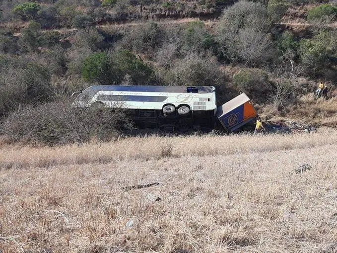 ЖАРда автобус ҳалокатга учраши оқибатида 28 киши ҳалок бўлди