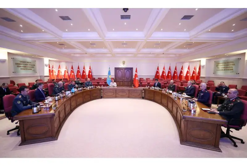Пути углубления оборонного сотрудничества обсудили Казахстан и Турция