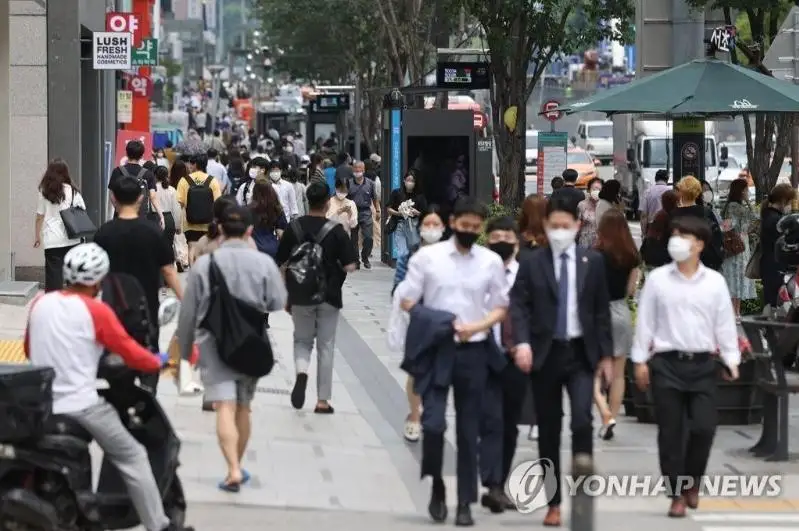 韩国COVID-19新增病例连续三天接近2500