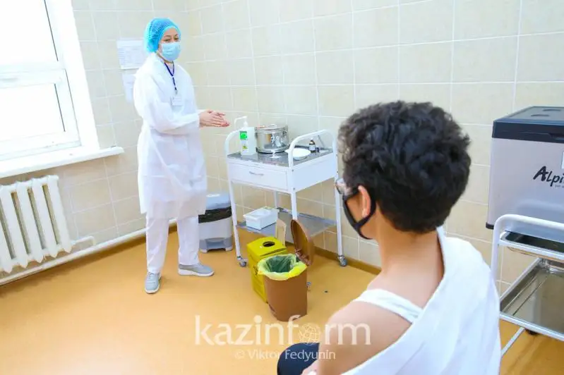 Қозоғистонда Pfizer вакцинаси билан 86 мингдан ортиқ ўсмирлар эмланди