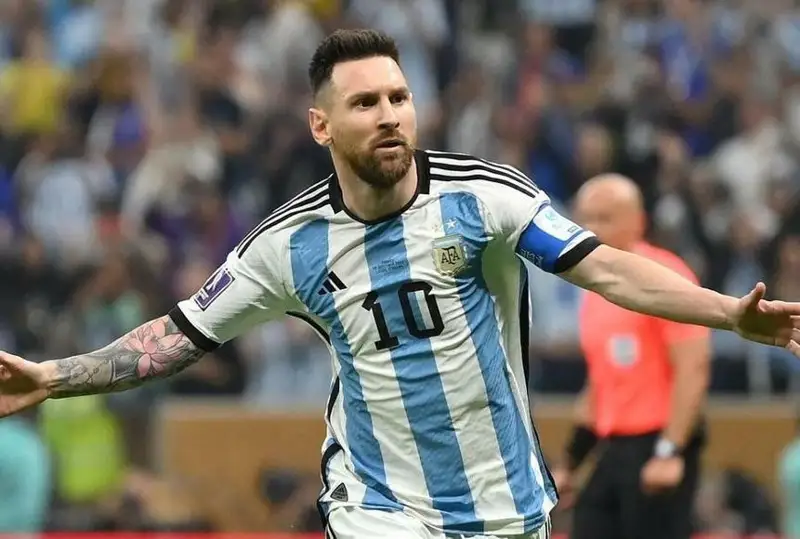 الەم چەمپيوناتىندا قاقپاعا ەڭ كوپ سوققى جاساعان ويىنشى بەلگىلى بولدى