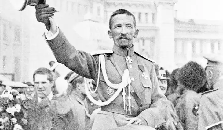 بويىندا قازاقتىڭ قانى بار تالانتتى ساردار گەنەرال كورنيلوۆ قالاي قازا تاپتى؟