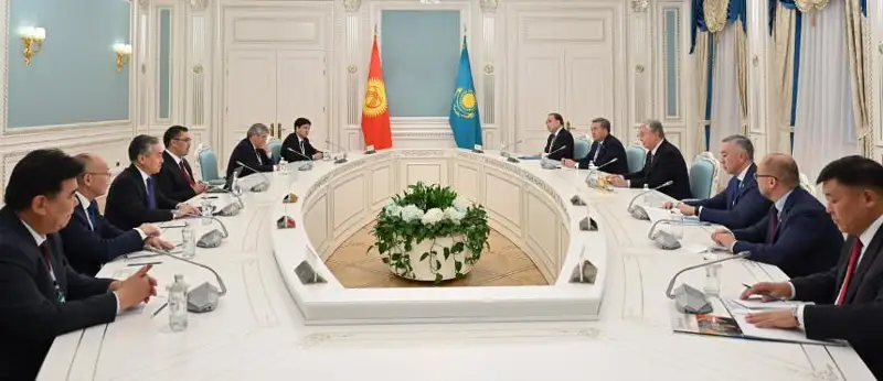 Касым-Жомарт Токаев провел встречу с Президентом Кыргызстана Садыром Жапаровым