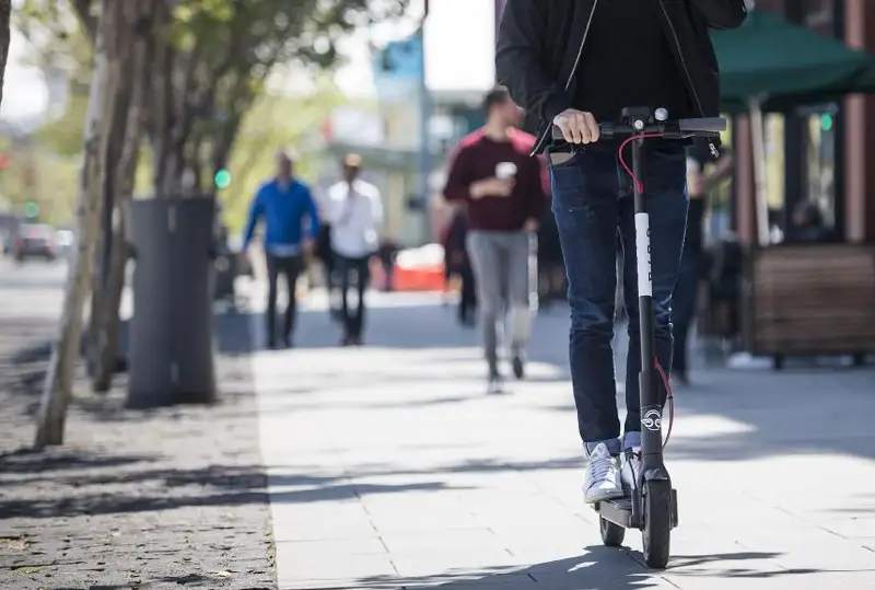 Мы против передвижения самокатов по тротуару – МВД