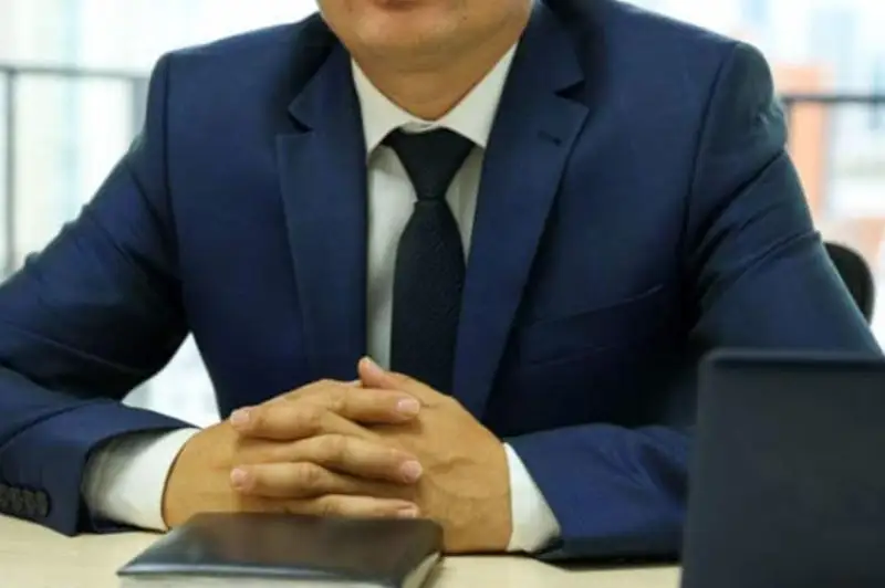 پرەزيدەنتتىڭ جاقىن تۋىستارىنىڭ لاۋازىمدى باسشىلىققا تاعايىندالۋىنا زاڭمەن تىيىم سالىنادى