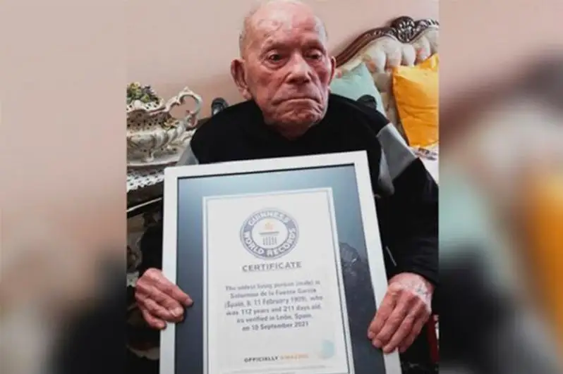 Дунёдаги энг кекса одам вафот этди