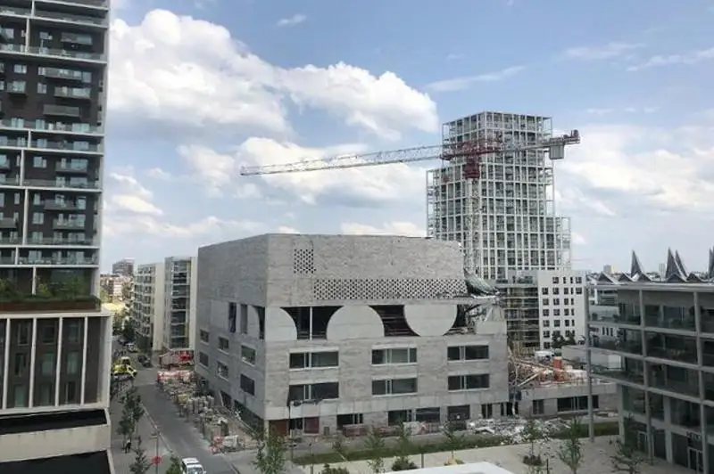 比利时一在建学校坍塌 6人死亡