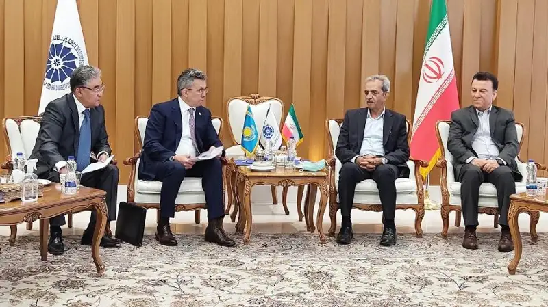 Qazaqstan Iranmen kólik-logıstıkany damytýda kelissóz júrgizip jatyr