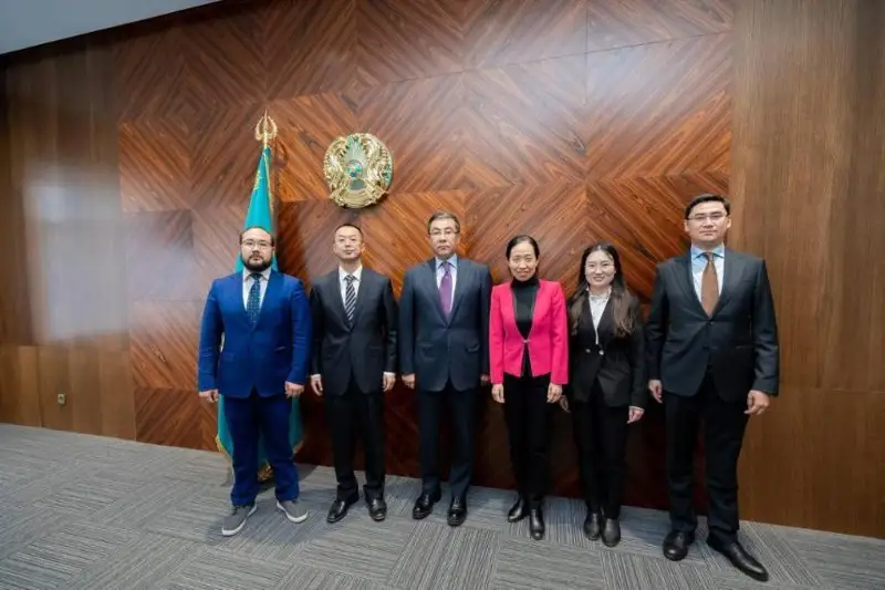 阿拜州州长会见中国驻阿拉木图总领事  探讨合作机会